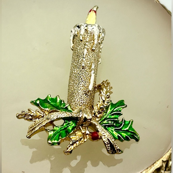 Vintage Retro signed Gerry's Christmas Candle Holiday Holly & Berries Brooch Pin - Picture 2 of 6